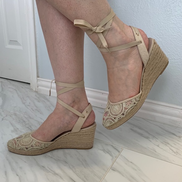 Adrianna Papell Shoes - Adriana Papell shoes size 8.5 excellent condition